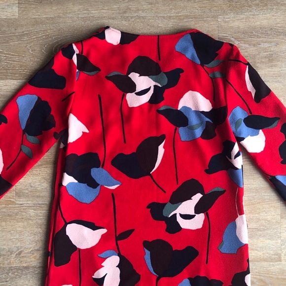 Boden “Easy Notch” Tunic in Red Collage - Picture 6 of 10